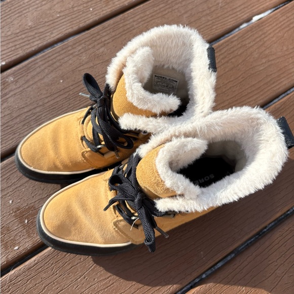 Sorel Camel and Black Waterproof Boots - Picture 3 of 4
